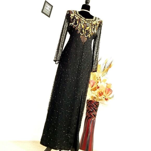 Spotlight evening gown  - Picture 8 of 10